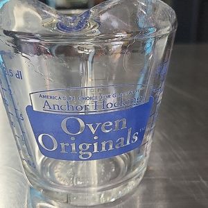 Vintage Anchor Hocking measuring cup